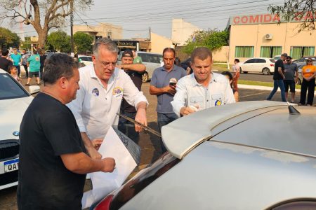 Eduardo Campos intensifica contato com a população