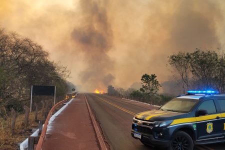 Motoristas devem ter atenção redobrada nas rodovias em áreas de incêndio