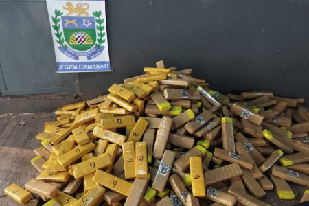 Homem é preso após fugir e capotar carro com 430 quilos de maconha no Nova Itamarati