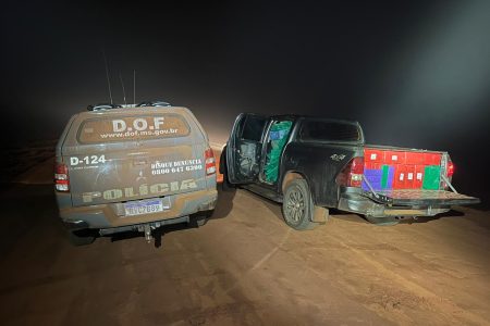 Adolescente é apreendido pelo DOF com quase 2 toneladas de maconha em Hilux furtada