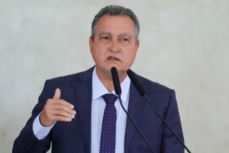 Ajustes no BPC visam diminuir judicialização, diz ministro Rui Costa