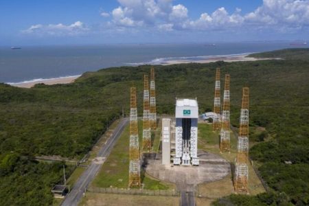 Lei cria empresa pública para desenvolvimento de projetos aeroespaciais
