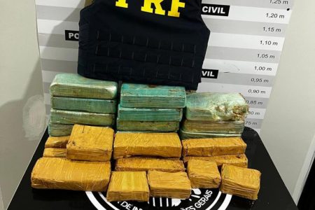 Advogado e ex-presidiário são presos acusados de tráfico de cocaína