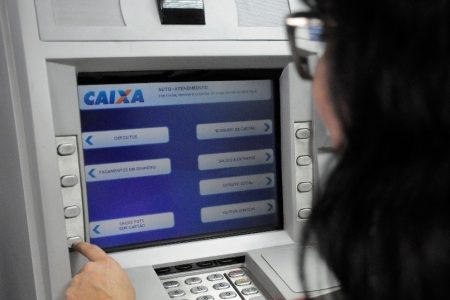 Servidores municipais recebem salários de janeiro nesta sexta-feira