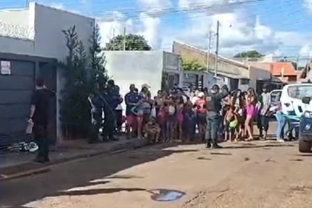 Acusado de liderar tráfico de drogas é executado na porta de casa