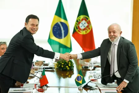 Brasil e Portugal assinam 19 acordos bilaterais