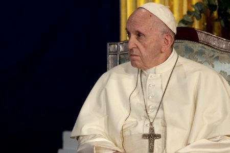 Após crise respiratória, Papa Francisco recebe transfusão de sangue