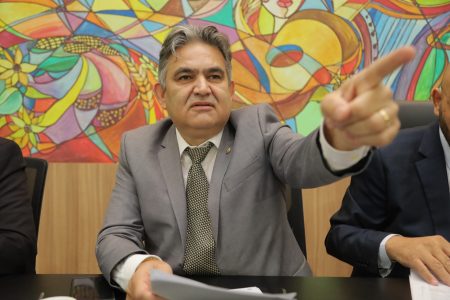 Marcelino Nunes pede calçamento no estacionamento do Cemitério e revitalização de Academia ao ar Livre