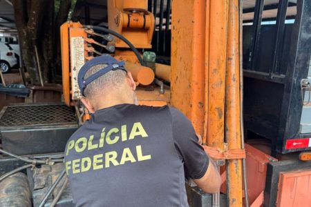 Motorista de caminhão munck é preso com quase 100 quilos de cocaína