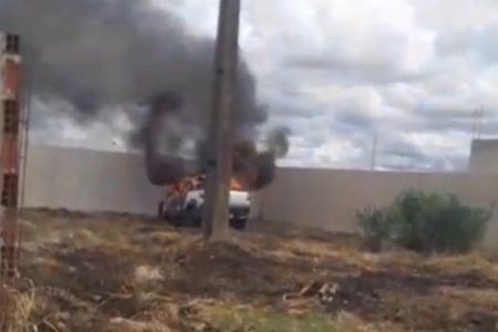 Carro usado em execução em Ponta Porã foi incendiado
