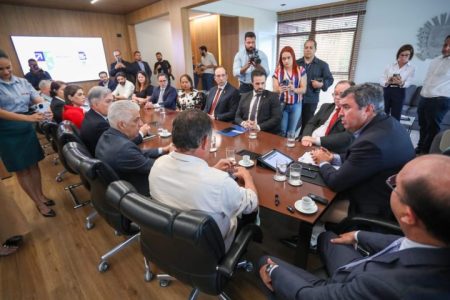 Governo de MS firma convênios com TJ para reforçar ações de proteção à mulher