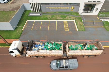 Motorista de carreta é preso com R$ 16 milhões em maconha