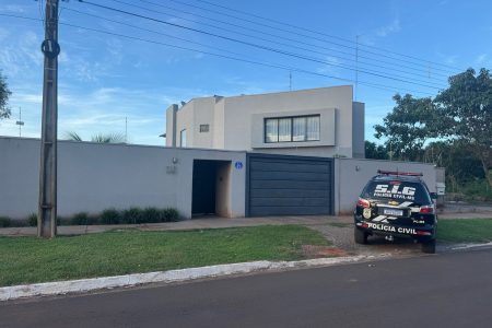 Polícia cumpre mandado na casa de ex-prefeita acusada de forjar atentado