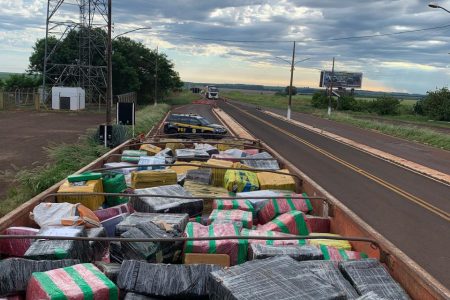 Catarinense é preso em Ponta Porã com maconha escondida em carga de milho