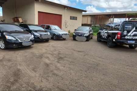 Organização criminosa que confeccionava placas falsas é alvo da polícia