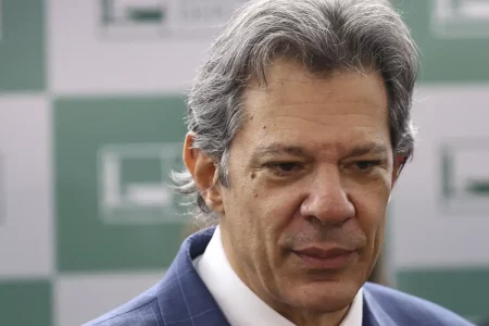 Ordem é negociar e não retaliar, diz Haddad sobre tarifas dos EUA