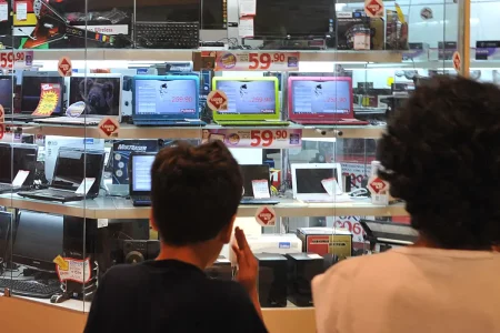 Após nova alta de juros, mercado reduz previsão para o PIB e inflação