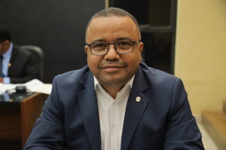 Vereador Jelson Bernabé quer operação tapa buracos no Jardim Exposições e bairro da Mooca