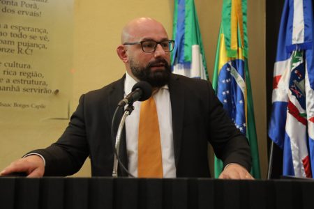 Carlos Bordão quer redutores de velocidade nas ruas do Jardim América
