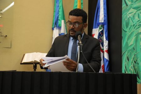Reinaldo Jalasca pede construção de academia ao ar livre e reativação de escola rural