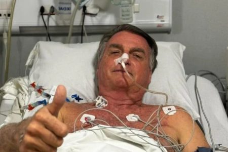 Bolsonaro tem quadro estável e não precisará de nova cirurgia