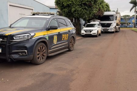 PRF apreende carregamento milionário de cocaína em Maracaju