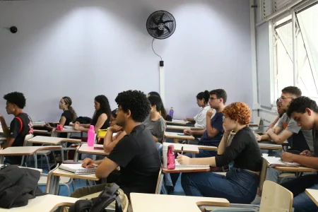 MEC abre inscrições para apoio e financiamento de cursinhos populares