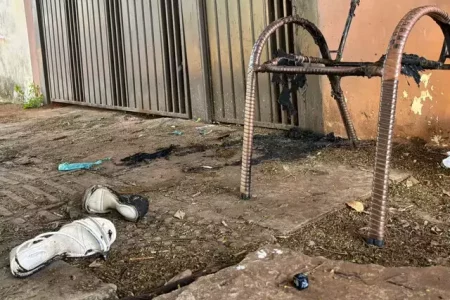 Mulher morre queimada em frente à casa do ex na Capital