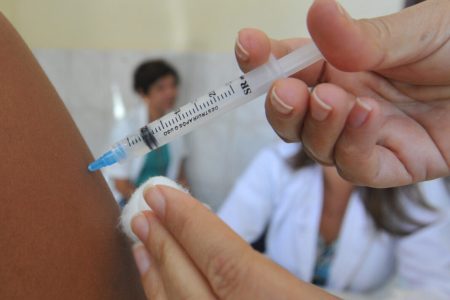 Com 145 casos de Influenza de 16 mortes, menos de 30% do público-alvo se vacinou em Ponta Porã