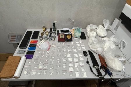 Polícia prende 4 pessoas em flagrante e apreende 15 quilos de drogas em MS
