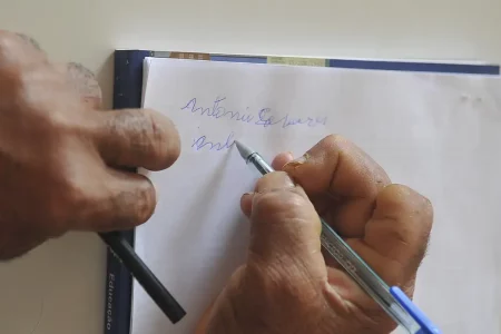 Analfabetismo de pessoas com deficiência é 4 vezes maior no país