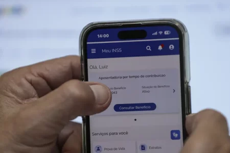 Segurados do INSS podem pedir devolução de descontos ilegais
