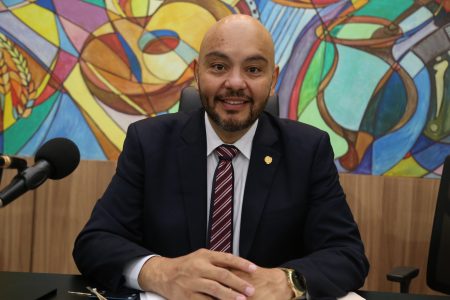 Agnaldo propõe construção de UPA e aquisição de aparelho de colonoscopia