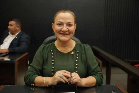 Anny Espínola pede instalação de semáforo em local de grande movimento na área central