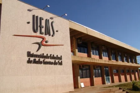 Uems abre processo seletivo para professores bolsistas de inglês e espanhol
