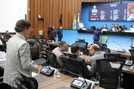 Deputados estaduais apreciam 4 projetos de lei nesta terça-feira