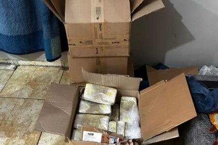 Dupla flagrada com 108 quilos de pasta base tem prisão preventiva decretada