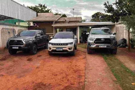 Brasileiro acusado de liderar facção e mais 2 são expulsos do Paraguai