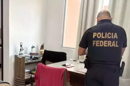 Operção contra diplomas falsos cumpre mandados em 2 cidades de MS