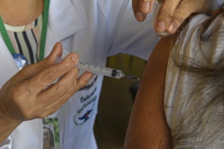 SES reforça vacinação contra coqueluche diante de aumento de casos no país