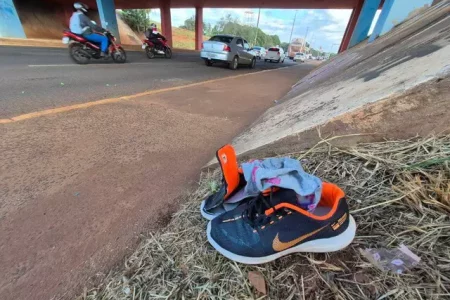 Detenta cai de viaduto e trânsito fica tumultuado em Campo Grande