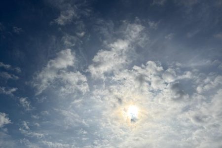 Meteorologia prevê sol com nuvens ao longo desta sexta e “pancadas” de chuva à noite na fronteira