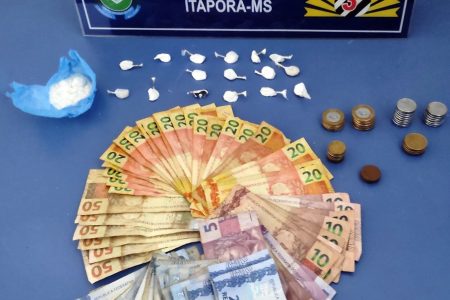 Traficante com tornozeleira eletrônica é preso pela PM que fecha ponto de tráfico