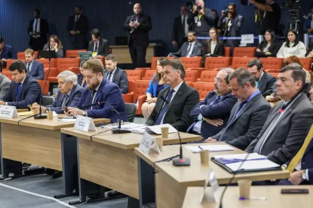 Moraes inicia interrogatório de Bolsonaro na ação da trama golpista