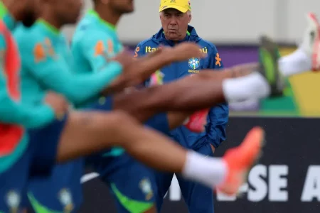 Brasil enfrenta Equador na estreia do italiano Carlo Ancelotti
