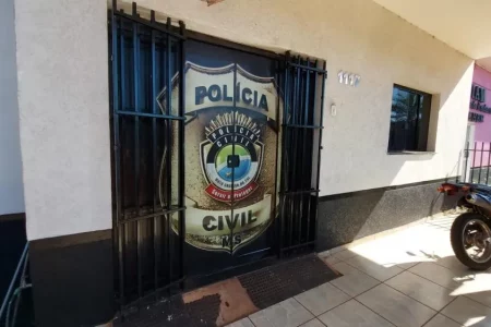 Acusado de vários furtos é preso após tentar matar idoso com golpes de foice