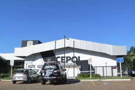 “Vocês me pagam”: Motorista embriagado é preso após tentar fugir com 3 crianças e ameaçar policiais