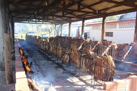 Domingo é dia de Costelão no CTG Querência da Saudade