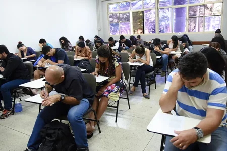 Inscrição para Encceja Exterior e Exterior PPL começa dia 16 de junho