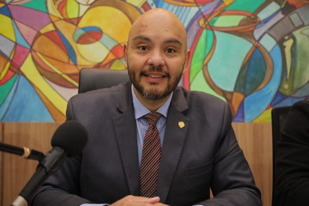 Agnaldo Pereira propõe Clínica da Mulher e pavimentação da Avenida Pedro Álvares Cabral